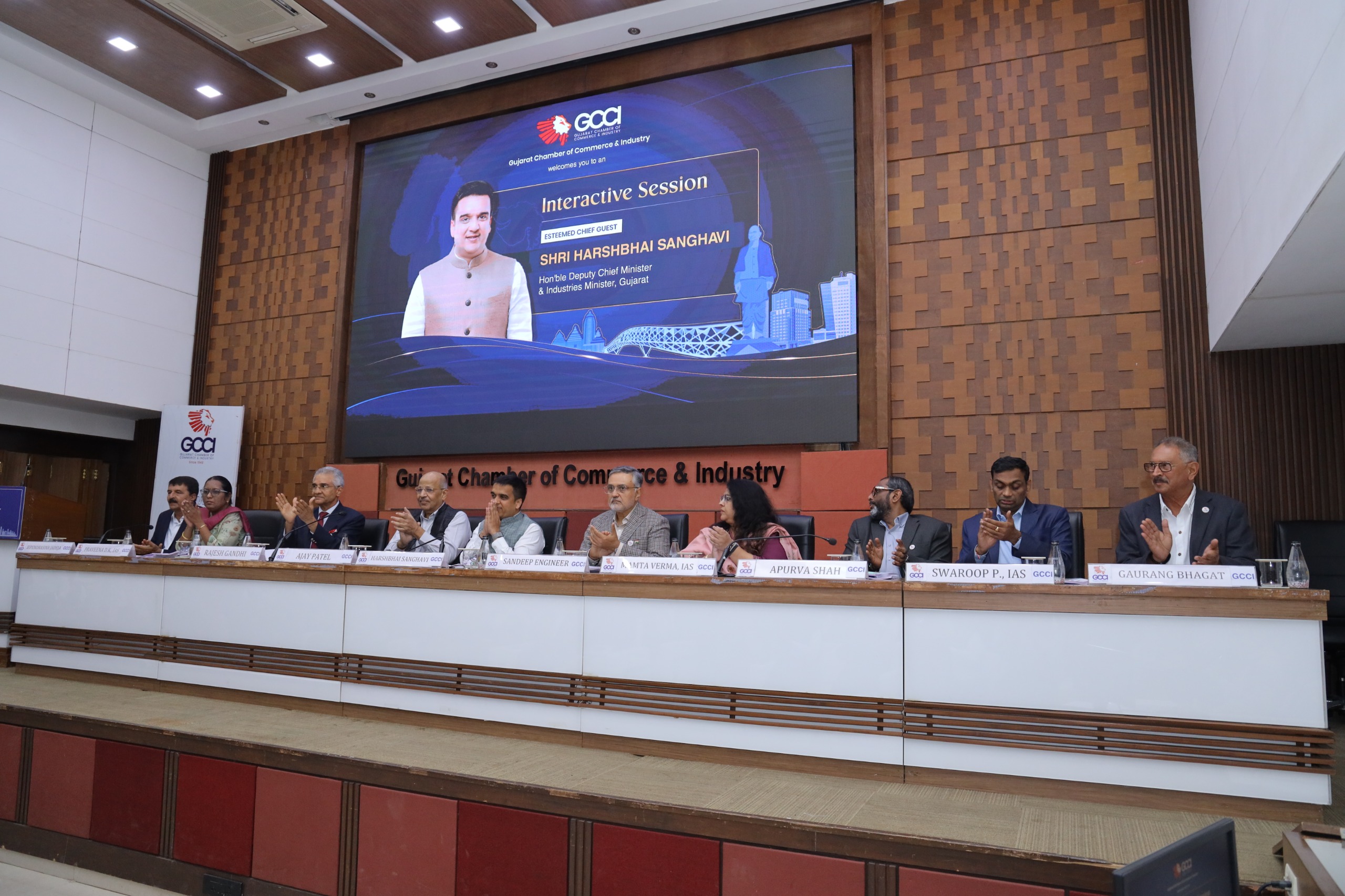 ગુજરાત રાજ્યના  નાયબ મુખ્યમંત્રી અને ઉદ્યોગ મંત્રી  હર્ષભાઈ સંઘવીએ  ગુજરાત ચેમ્બર ઓફ કોમર્સ એન્ડ ઇન્ડસ્ટ્રી (GCCI) ની મુલાકાત લીધી 